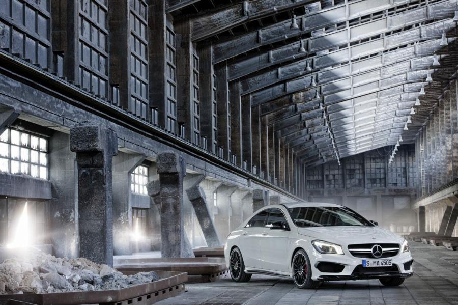  Mercedes-Benz CLA45 AMG 2014 года  (фото 33 из 110)